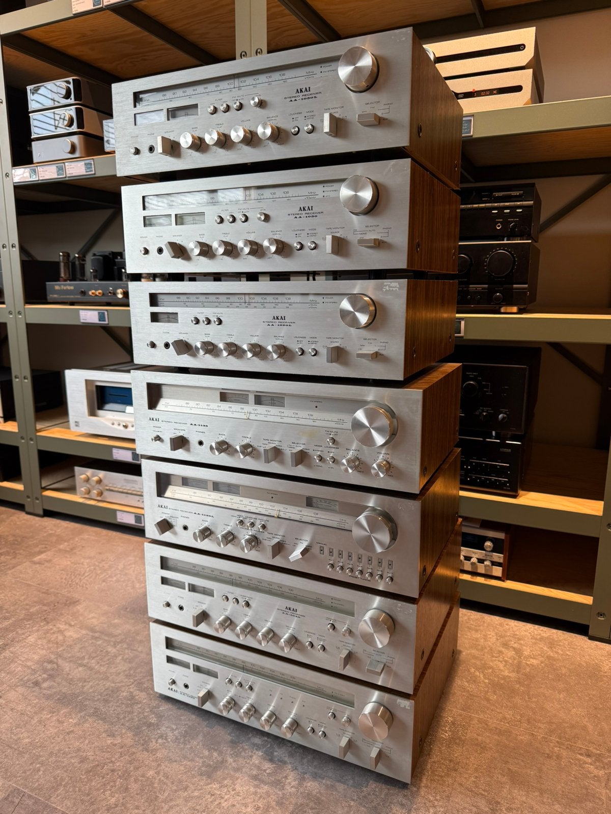 Akai receivers, los of in 1 koop, allemaal goed en mooi!, Contact@vintageaudiobreda.nl, Zo goed als nieuw, Bosschendijk 193b, Oudenbosch