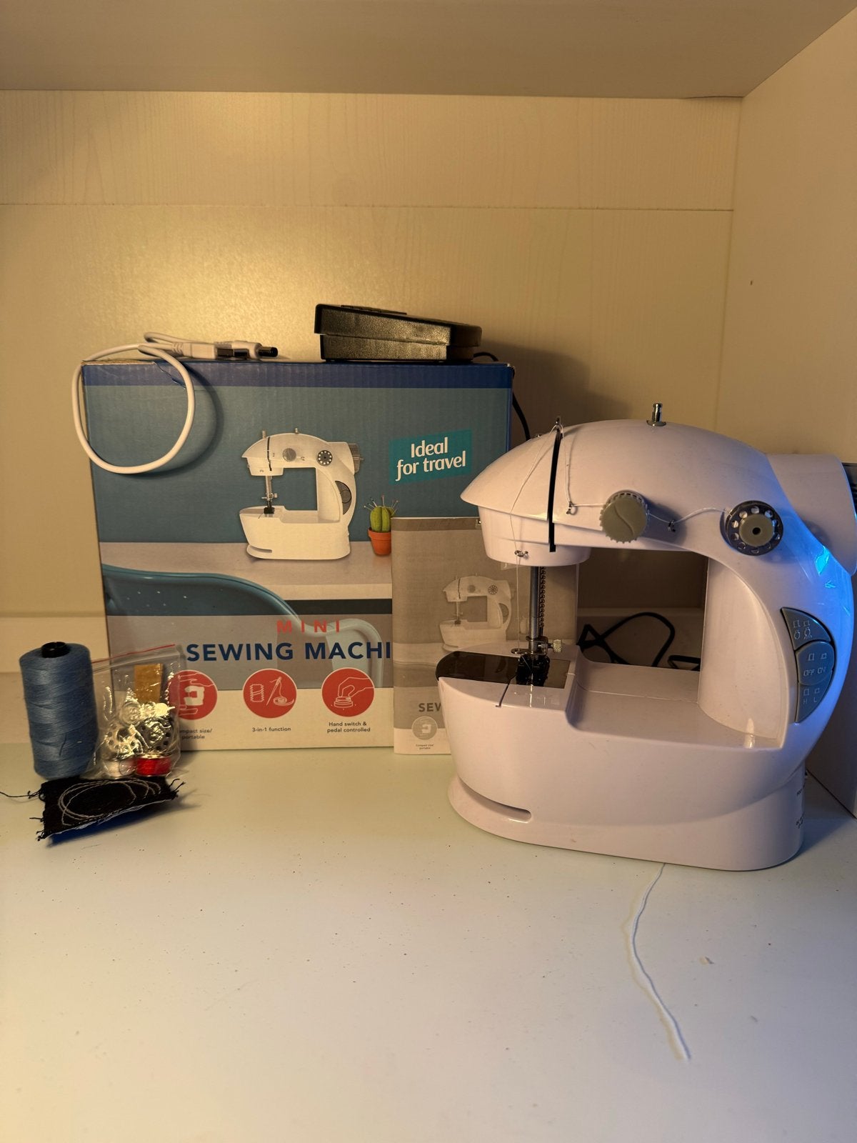 Mini Naaimachine met Toebehoren, Ophalen of Verzenden, Nieuw, Naaimachine, Overige merken