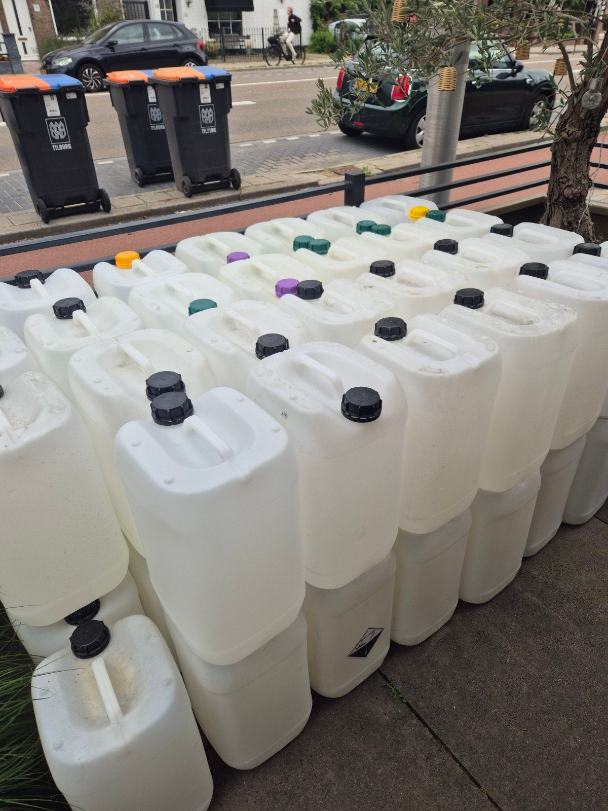nieuwe 25 liter un jerrycans benzine diesel petroleum, Ophalen