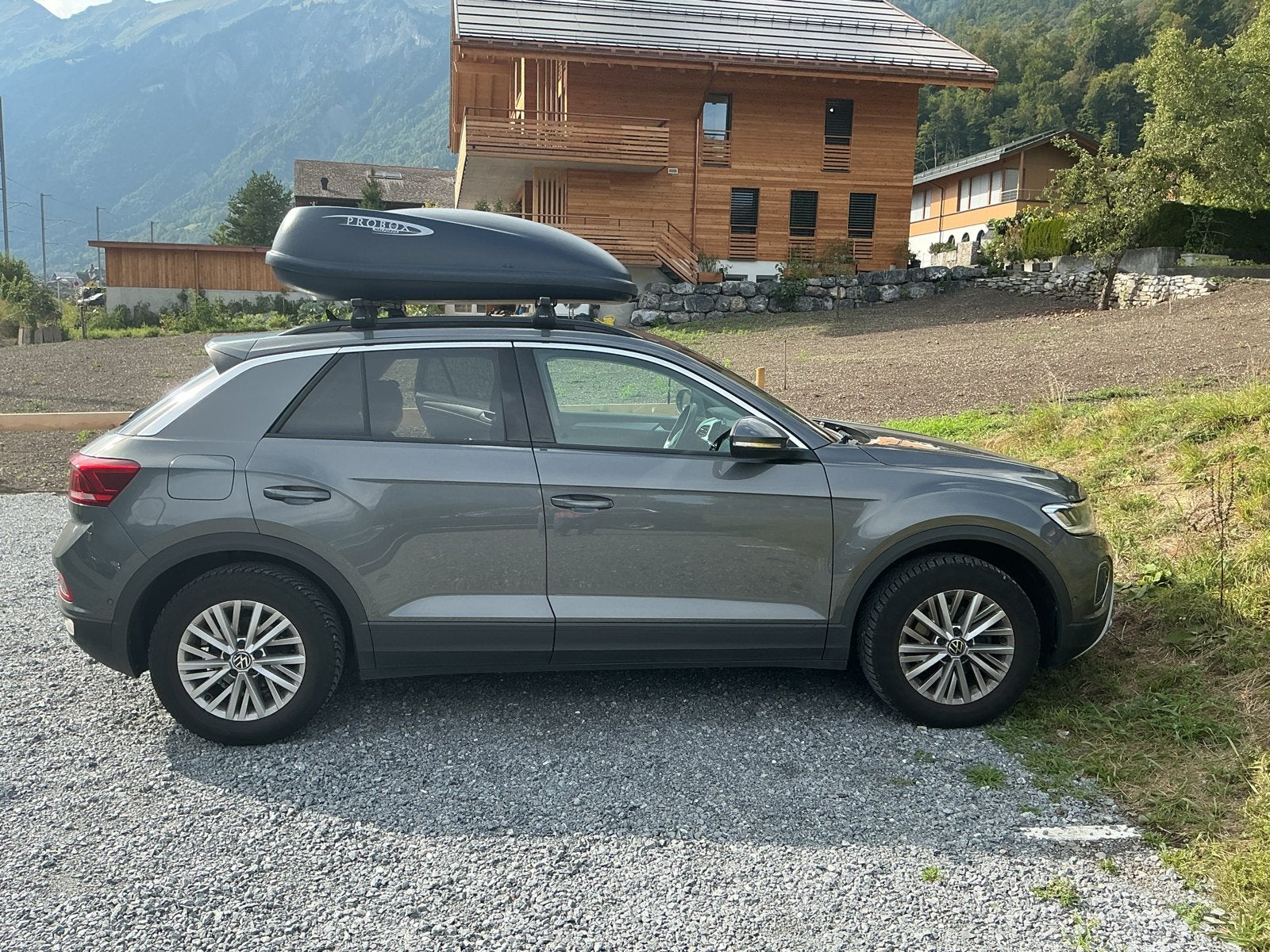 VW T-Roc Dakkoffer + Hapro dakdragers TE HUUR €4,- /dag, Ophalen, Zo goed als nieuw
