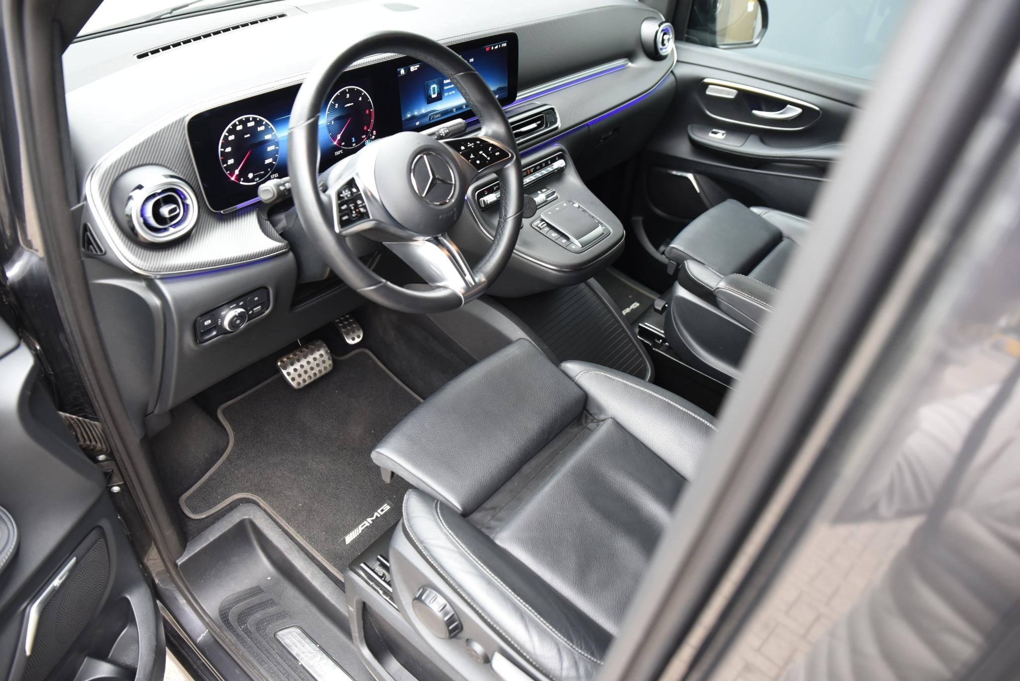 Mercedes-Benz V-klasse 300d L2 Avantgarde AMG Line Edition, Auto's, Automaat, Achterwielaandrijving, Gebruikt, Euro 6