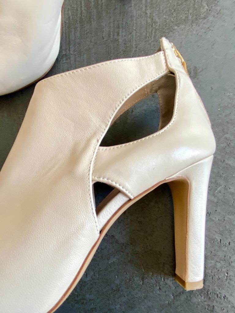 J100 Scapa maat 39 open leren schoenen hak pumps leer beige, Scapa, Zwart, Ophalen of Verzenden, Zo goed als nieuw