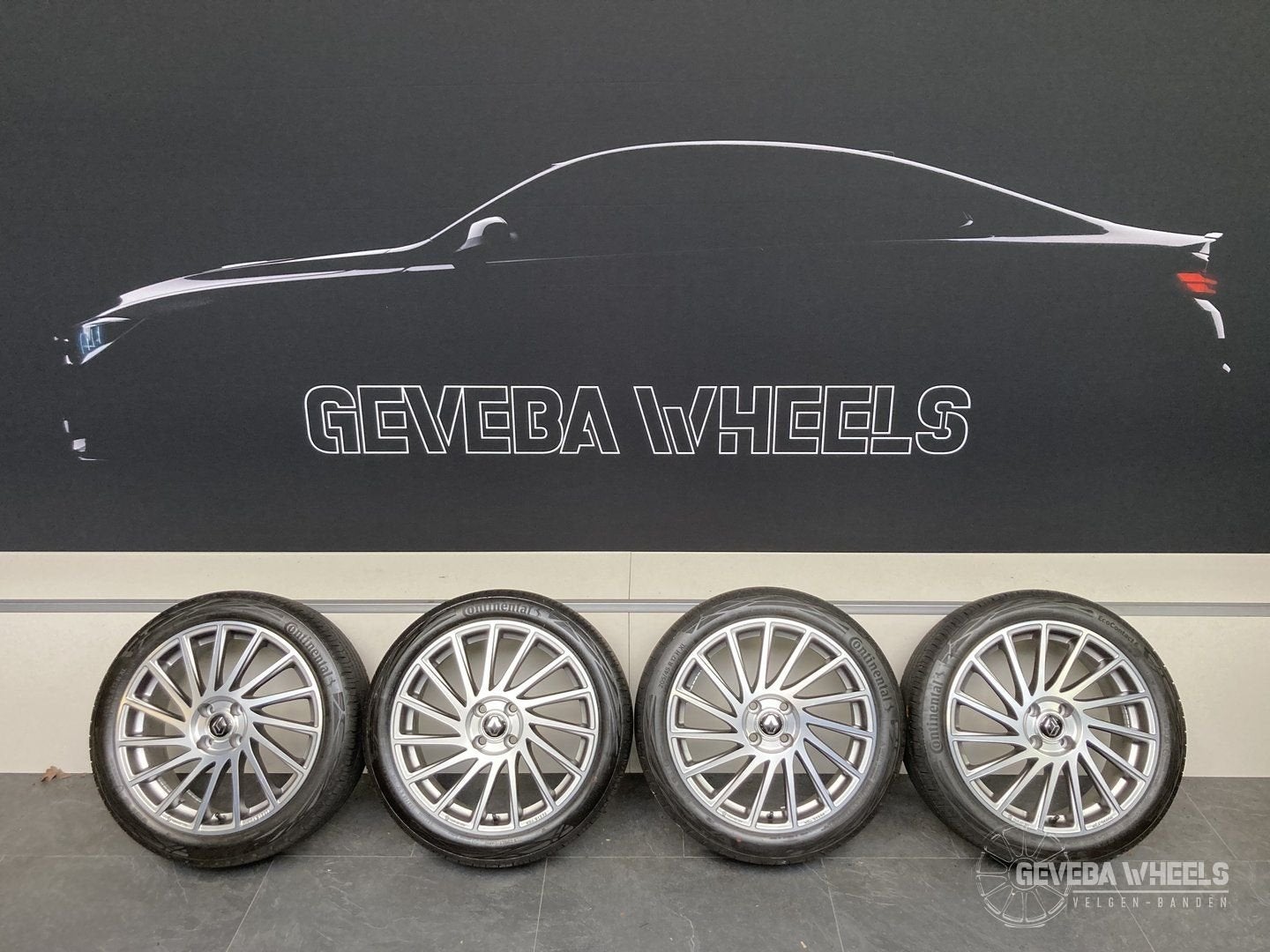 17''  Renault Clio V sport velgen + banden 4x100 205/45/17, Auto-onderdelen, Banden en Velgen, Gebruikt, -, -, Banden en Velgen