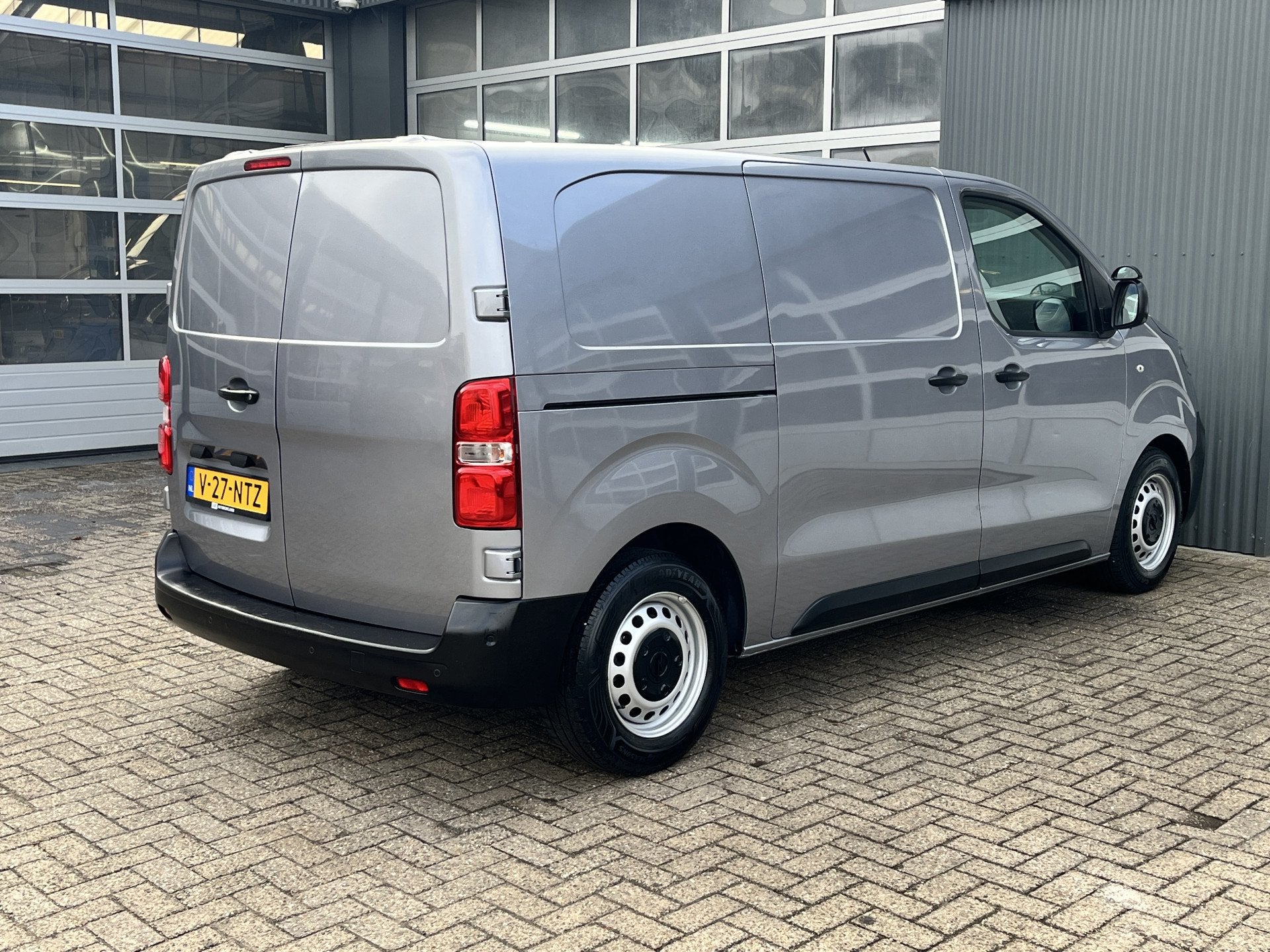Opel Vivaro 1.5 CDTI L2H1 Marge BTW en BPM vrij! Airco Cruis, Auto's, Voorwielaandrijving, Stof, Gebruikt, 4 cilinders