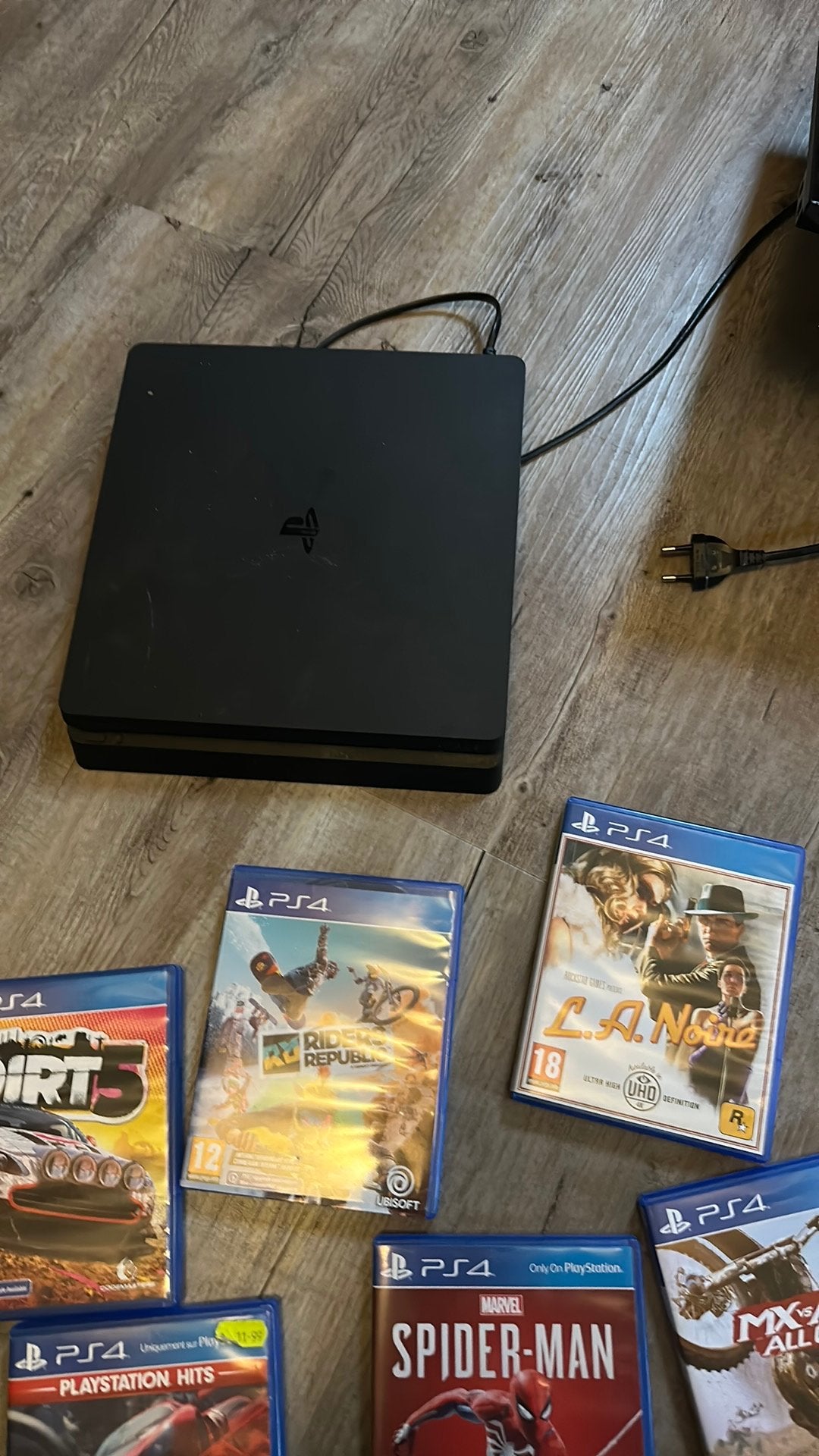 Ps 4 met monitor en spellen, Spelcomputers en Games, Spelcomputers | Sony PlayStation 4, Ophalen, Zo goed als nieuw, Met 1 controller