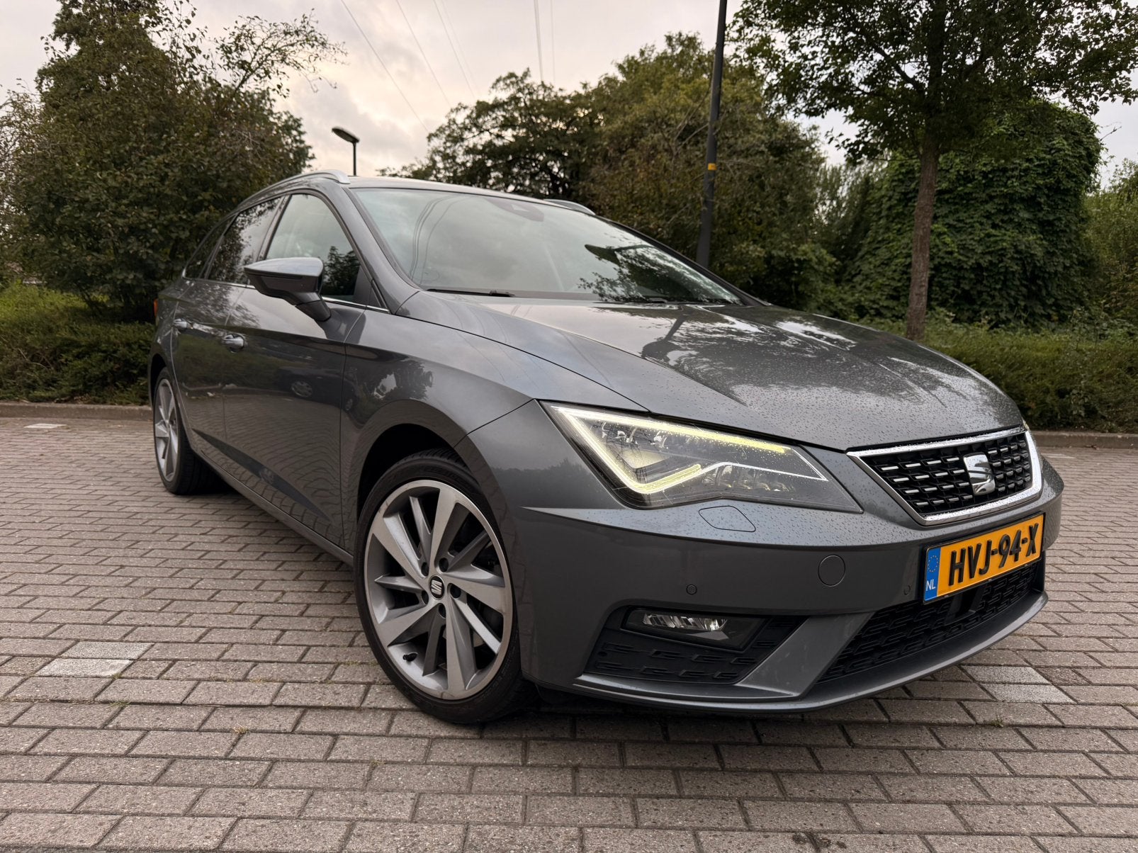 Seat Leon 1.8 TSI Xcellence Unieke 180PK Dsg-7 ACC CAM PANO, Auto's, 1272 kg, 680 kg, 4 cilinders, 5 stoelen