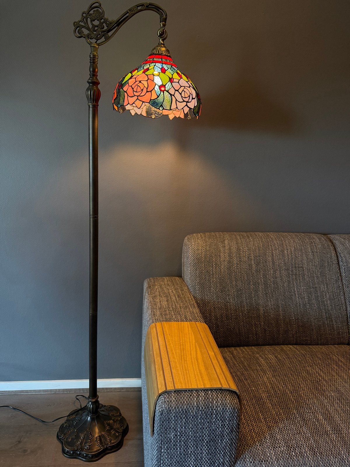 Tiffany Stijl Vloerlamp met Rozenmotief, 150 tot 200 cm, E27 (groot), Ophalen of Verzenden, Glas