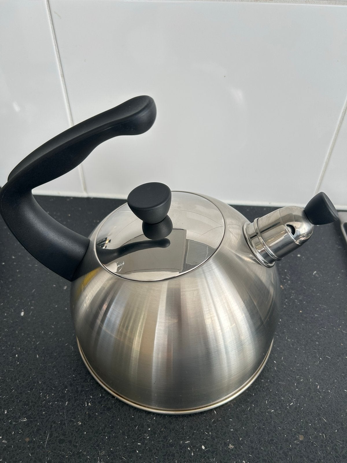 BK Karat Fluitketel - 2.5L - Inductiegeschikt - RVS, 2 liter of meer, Ophalen of Verzenden, Zo goed als nieuw, Rvs