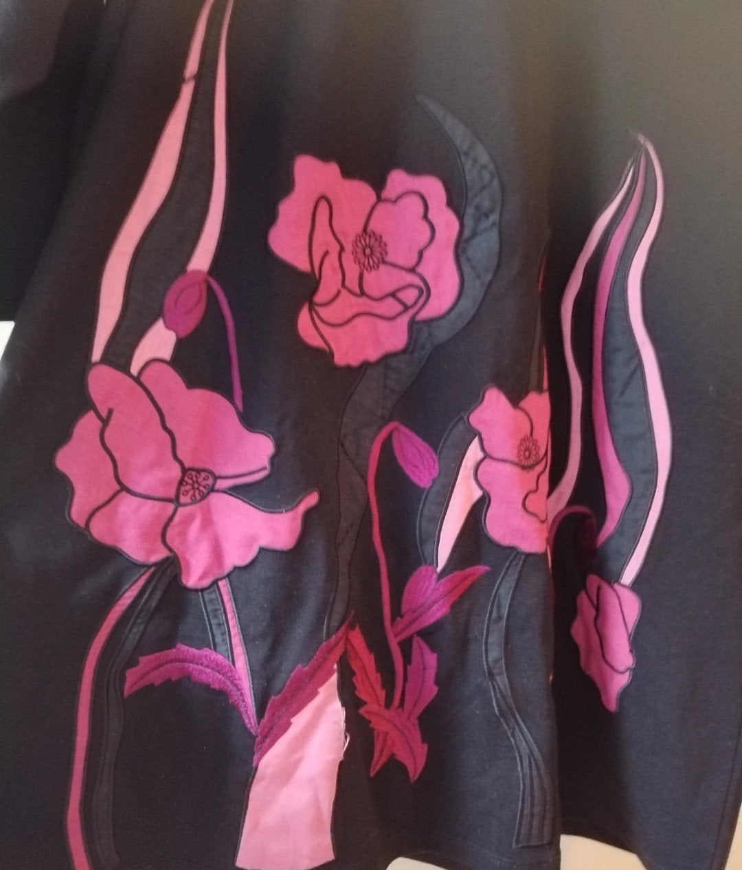 46 Zwarte jurk met roze bloemenprint - Selection by Ulla Pop, Selection by Ulla Popken, Zwart, Maat 42/44 (L), Ophalen of Verzenden