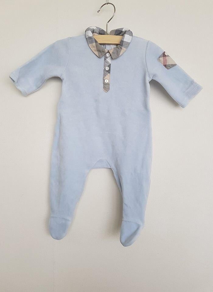 Burberry Baby boxpakje lichtblauw velours 62, Ophalen of Verzenden, Nieuw, Jongetje of Meisje, Pakje