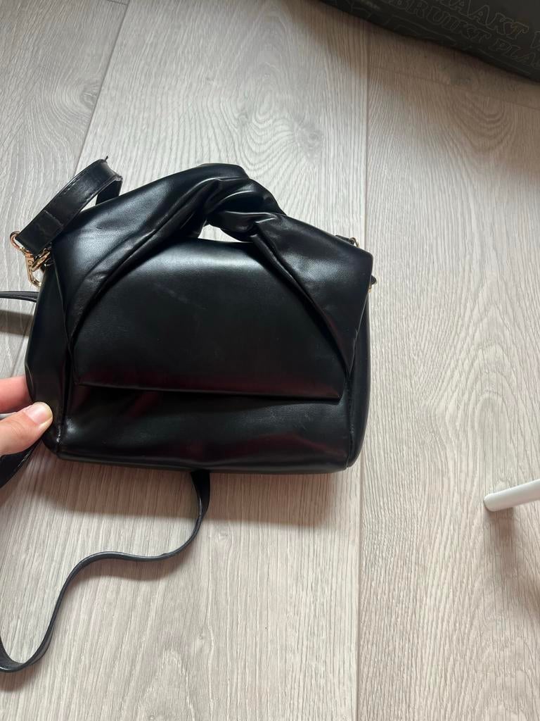 Zwart Shoeby tasje - Zo goed als nieuw, Ophalen of Verzenden, Zo goed als nieuw, Zwart, Schoudertasje