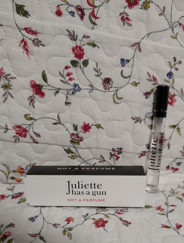Juliette has a Gun Not a Parfum Eau de Parfum - Sample, Sieraden, Tassen en Uiterlijk, Uiterlijk | Parfum, Ophalen of Verzenden