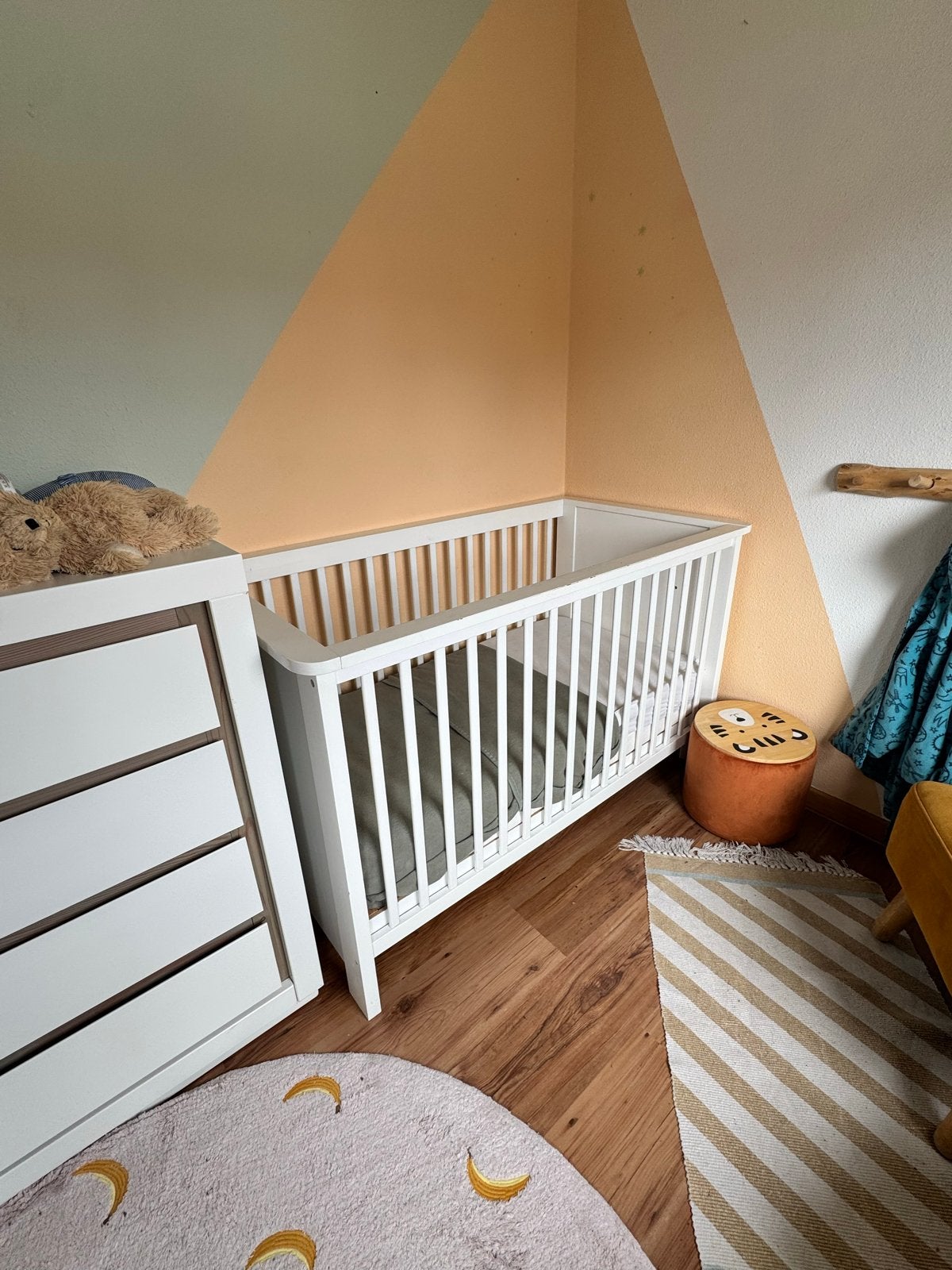 Babybedje met 3 Hoogtes - Verstelbaar en Praktisch, Huis en Inrichting, Slaapkamer | Bedden, Ophalen, Wit, 190 cm of minder, Hout