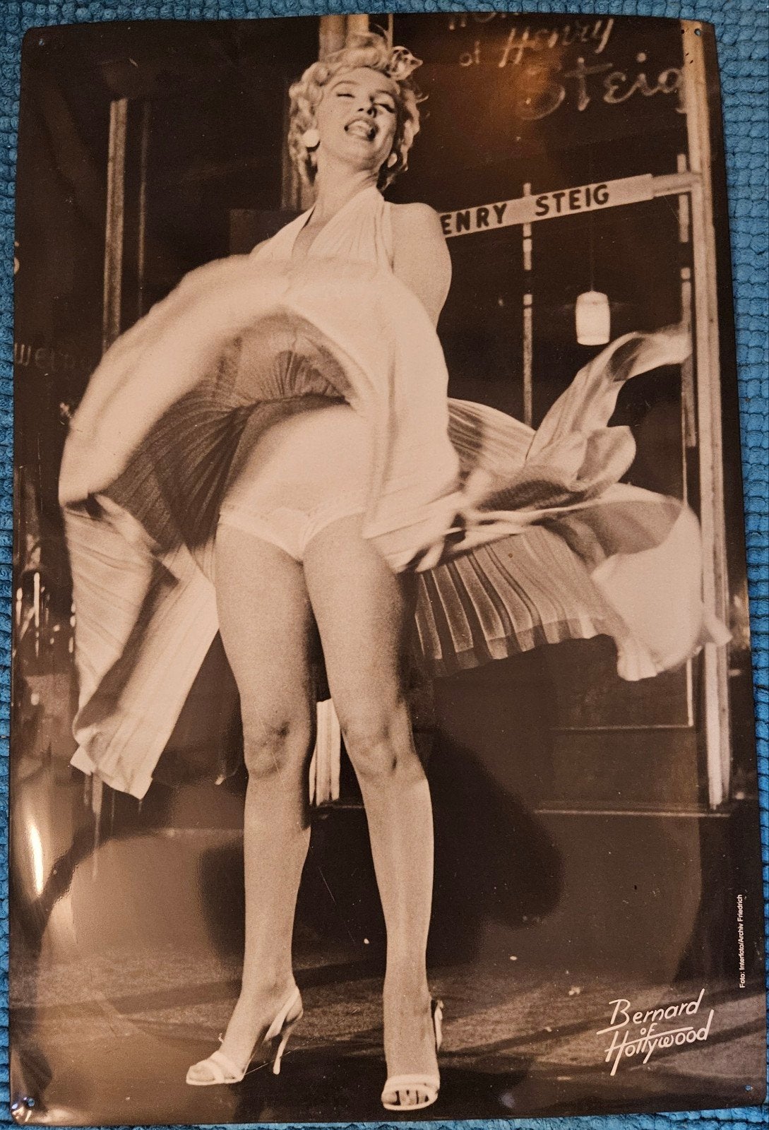 Marilyn Monroe plaat, Ophalen