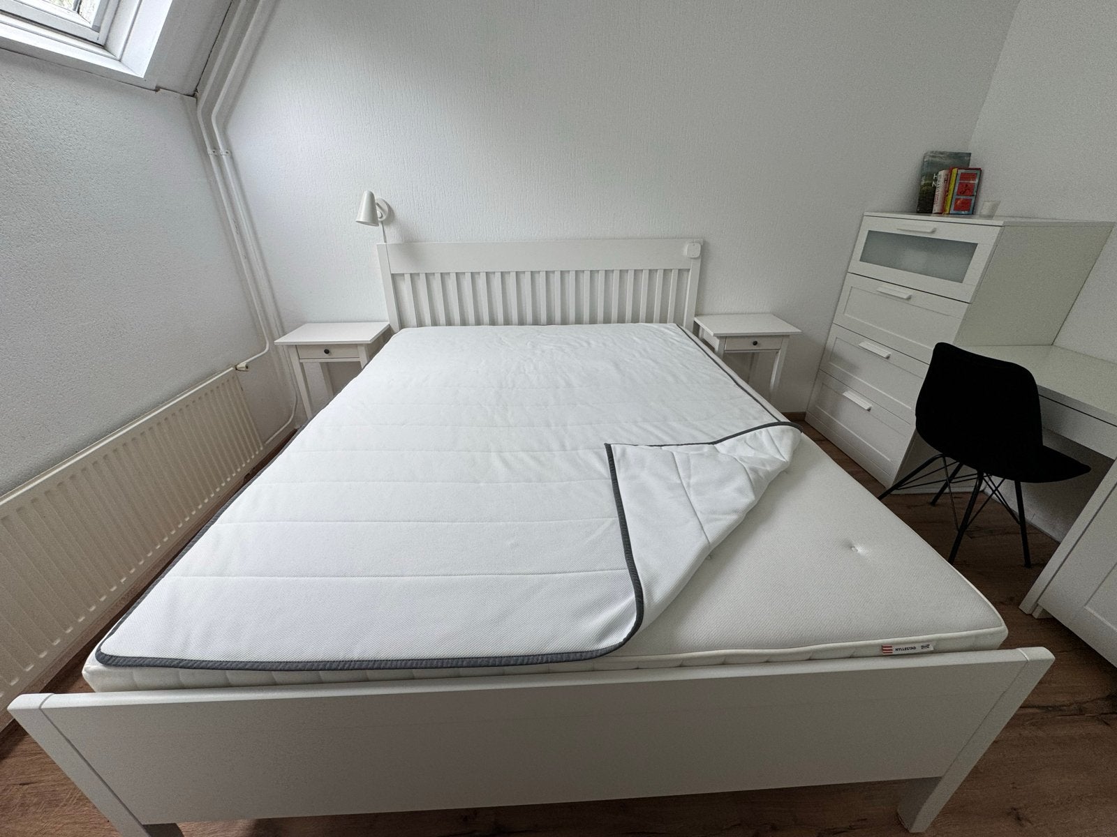IKEA IDANÄS bedframe wit 180x200 cm met lattenbodem, Huis en Inrichting, Slaapkamer | Bedden, Zo goed als nieuw, Tweepersoons