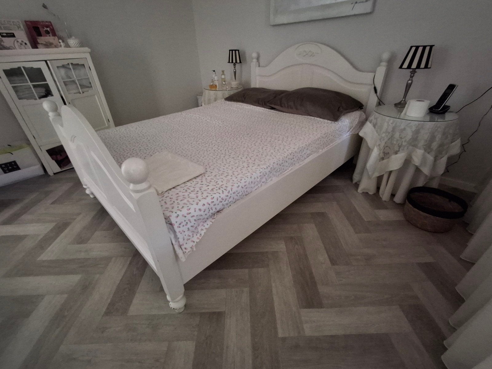 Wit bed 150x216 cm met hoofdbord, hoogte 80 cm, Ophalen, Gebruikt, Tweepersoons, Overige maten