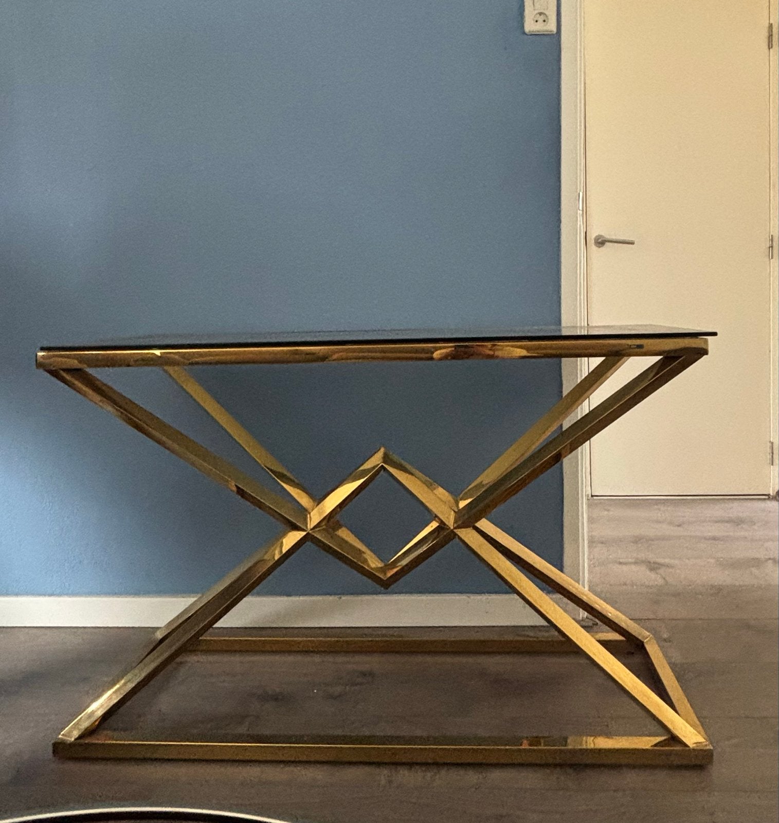 Gouden TV meubel met glazen blad, Ophalen, Gebruikt, 100 tot 150 cm, 100 tot 150 cm