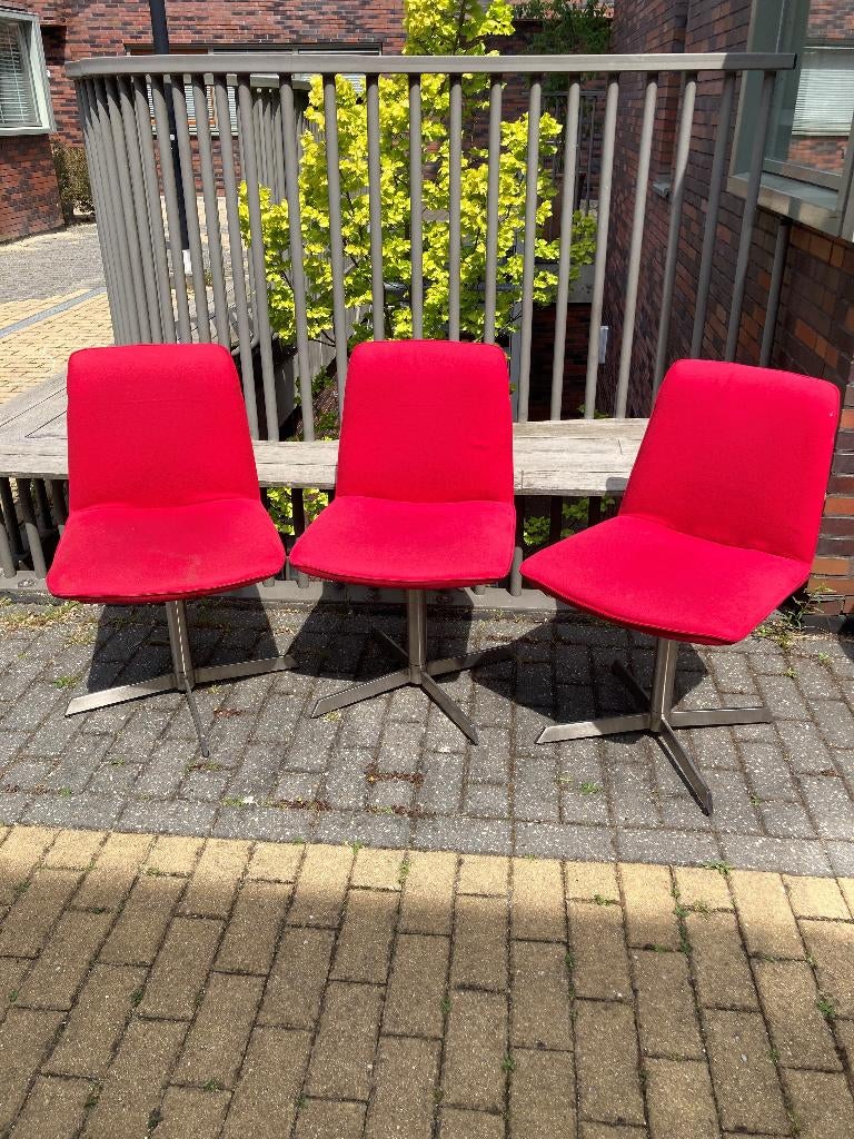 3 eetkamerstoelen model Cross van Zuiver (rood), Ophalen, Gebruikt, Drie, Stof