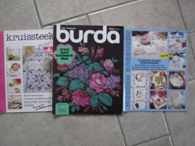 3 x Borduurblad  Burda - Kruissteek - Borduren nr 5135, Verzenden, Zo goed als nieuw, Patroon
