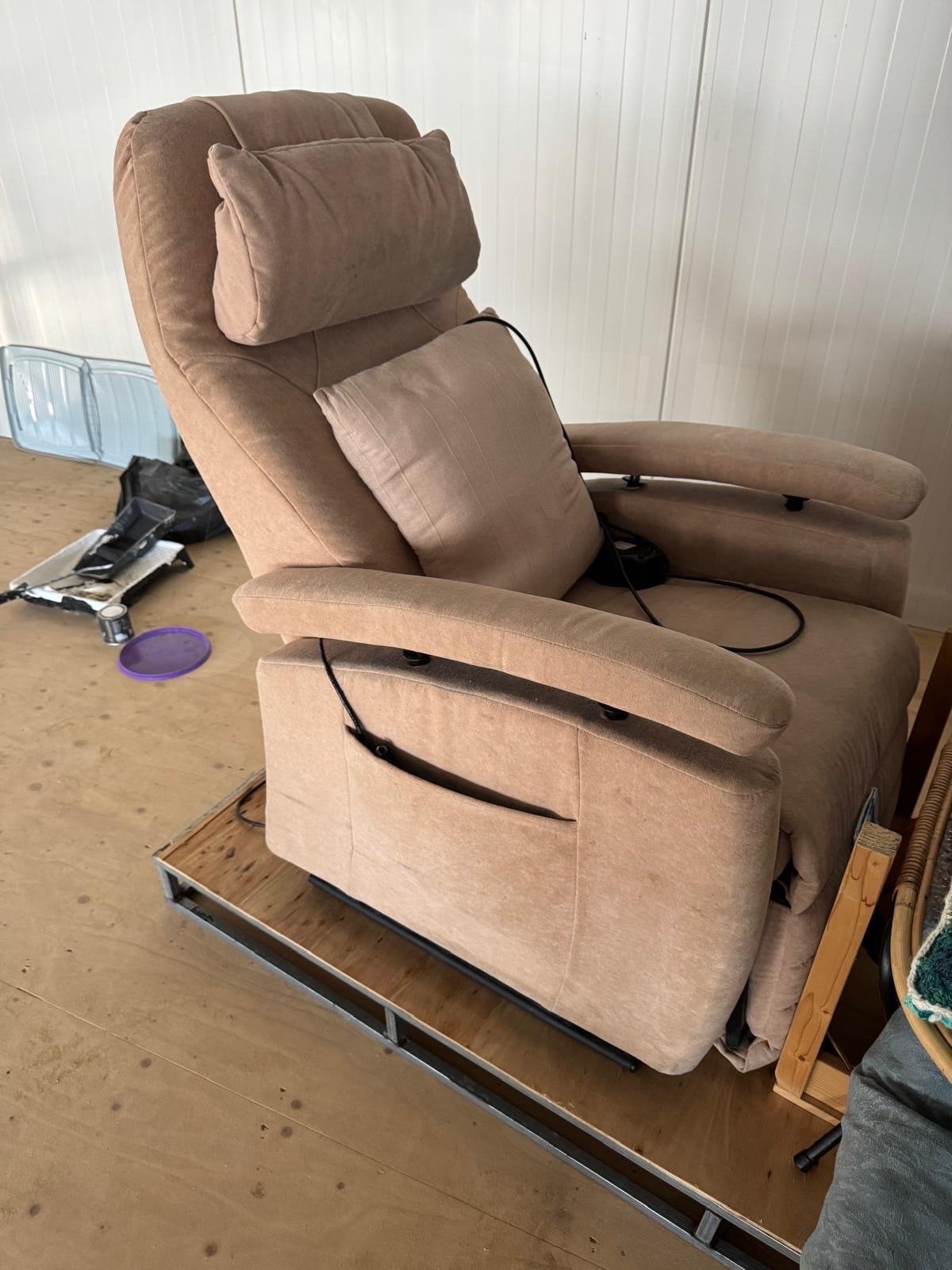 Comfortabele relaxfauteuil met elektrische bediening, Huis en Inrichting, Fauteuils, Ophalen, Gebruikt, ., .