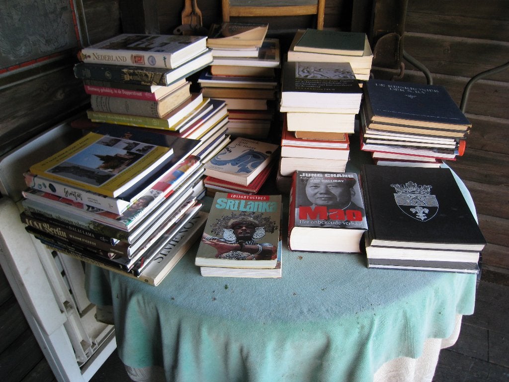 ANTIEK BOEKEN - ZILVER - PORSELEIN- TIN ETC.  BIJNA GRATIS !, Ophalen