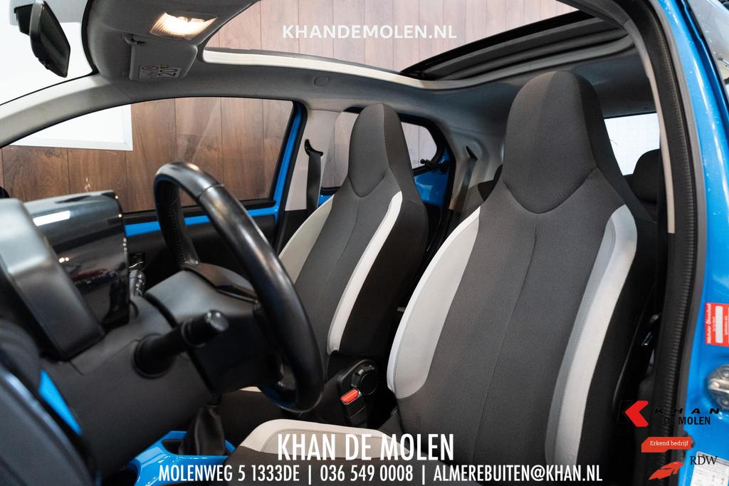 Toyota Aygo 1.0 VVT-i x-play Schuifdak|Camera|Scherm|Navigat, Voorwielaandrijving, Gebruikt, Euro 6, Handgeschakeld