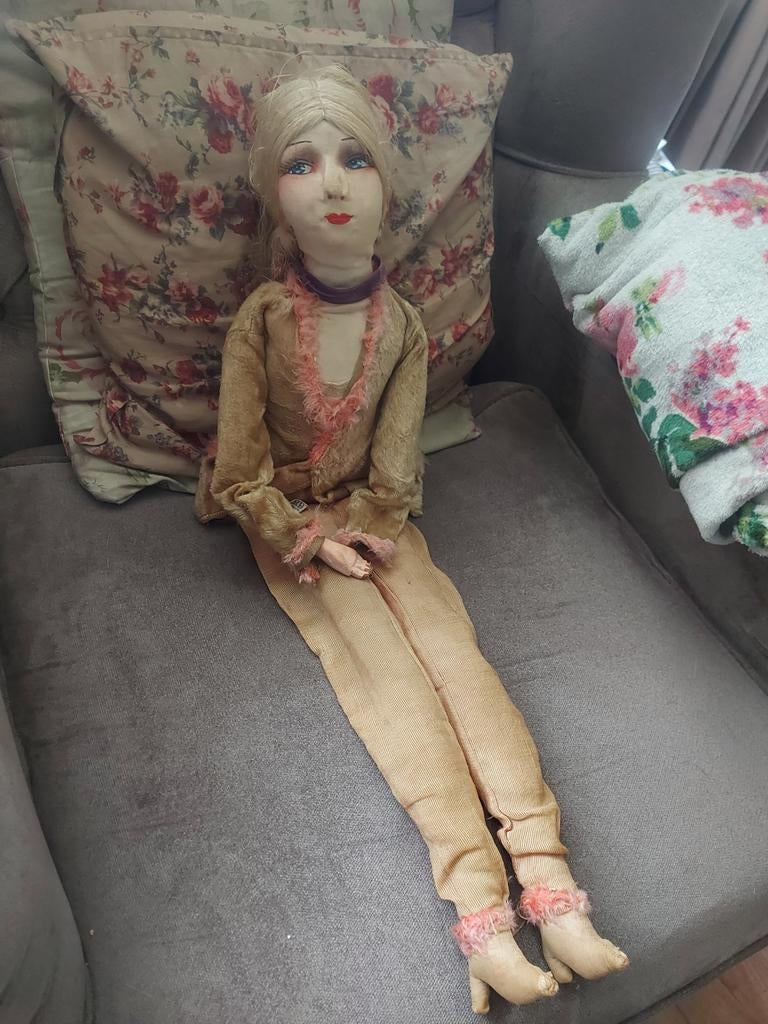 Mooie sleetse Parijse Boudoir Sofa-Doll dame, Ophalen of Verzenden