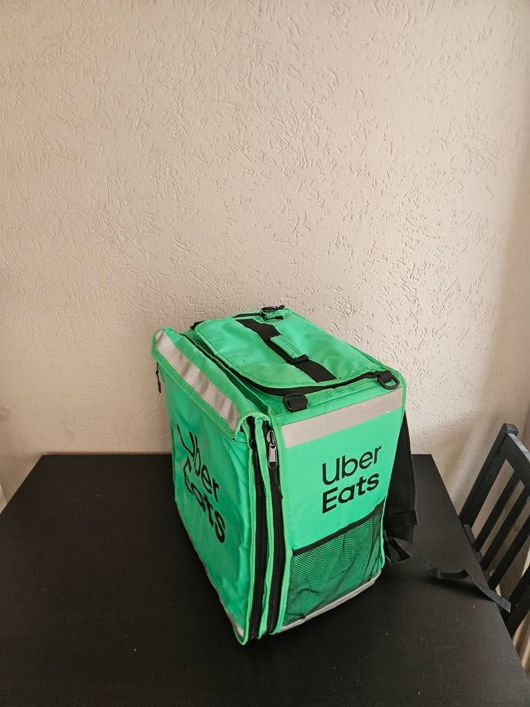 Uber Eats bezorgtas - Groen, met lichte kras achterop, 40 cm of meer, Gebruikt, 30 tot 45 cm, Ophalen