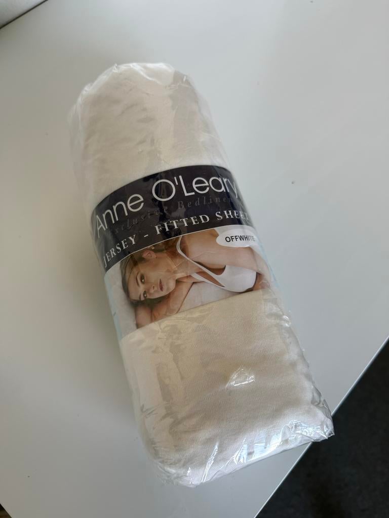 Hoeslaken Anne O'Leary jersey offwhite 160/180 x 200, Huis en Inrichting, Slaapkamer | Beddengoed, Ophalen, Overige kleuren, Hoeslaken of Sloop