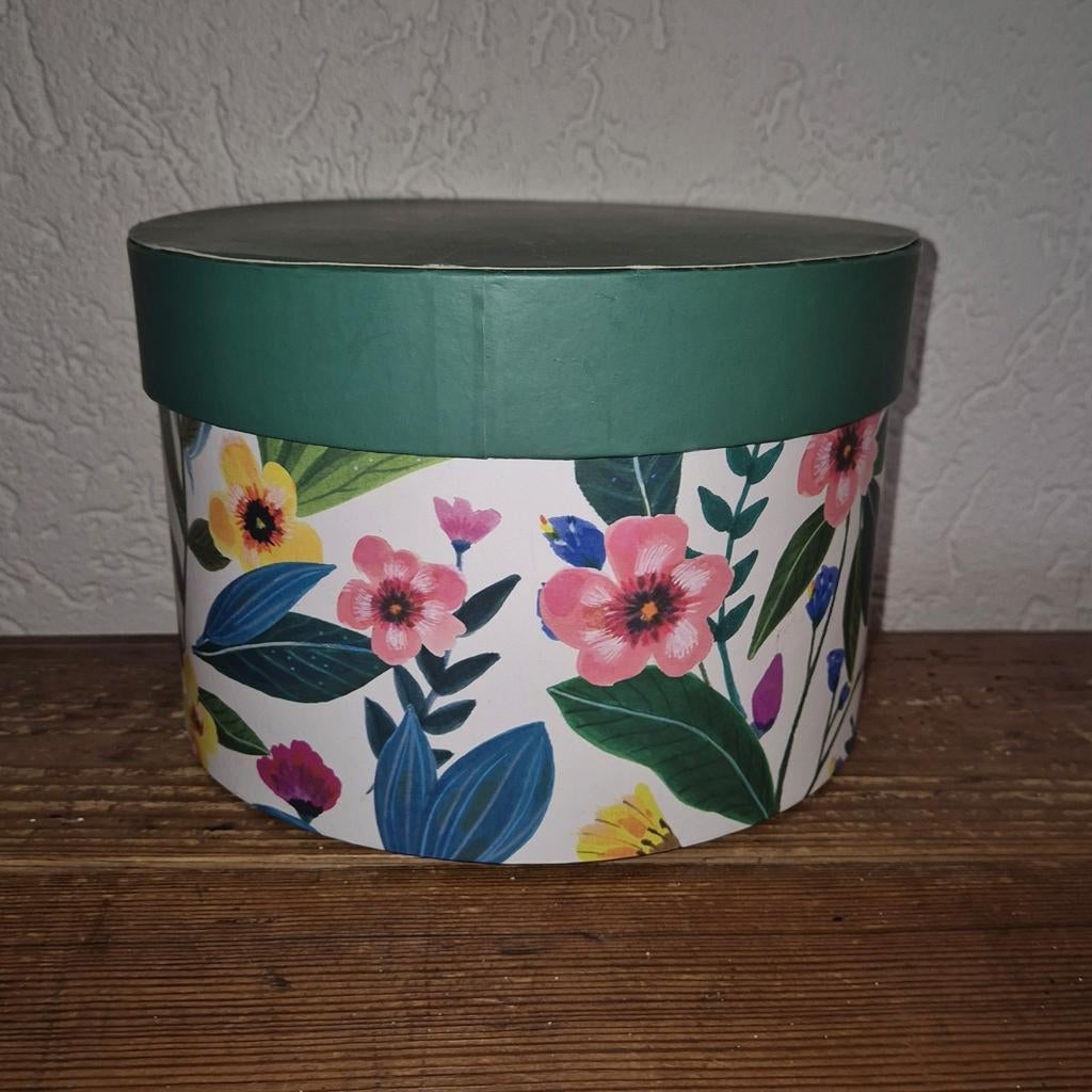 Decoratieve hoedendoos met bloemenprint, Huis en Inrichting, Overige materialen, Minder dan 50 cm, Gebruikt, Minder dan 50 cm