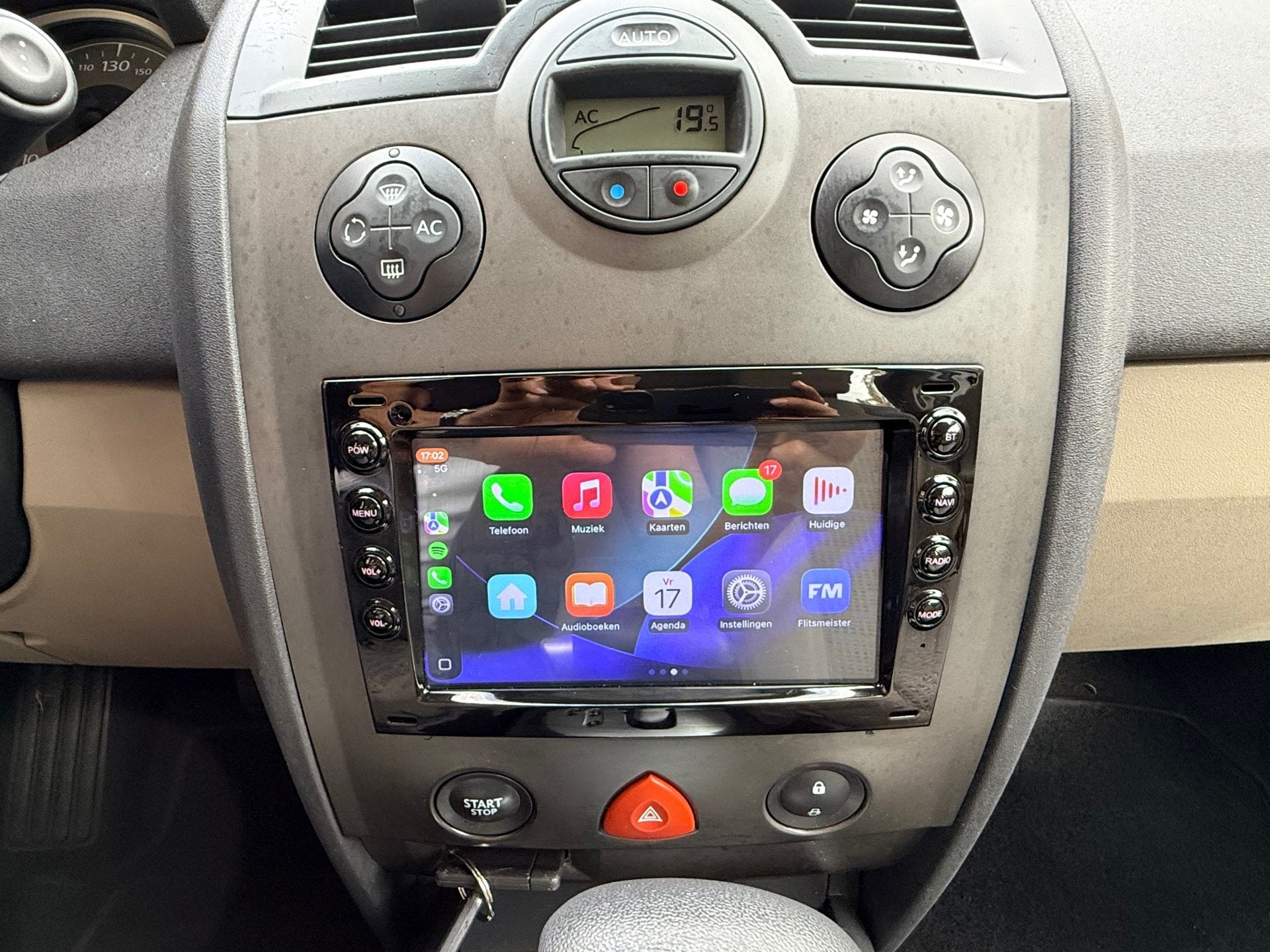 Foto 15 van Renault Mégane 1.6-16V Dynam Comf Automaat|Nwe APK| Carplay