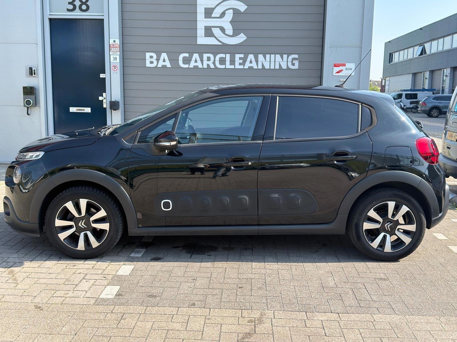 Citroen C3 1.2 | Airco | Carplay| Dealer onderhouden, 1199 cc, 82 pk, 450 kg, Zwart