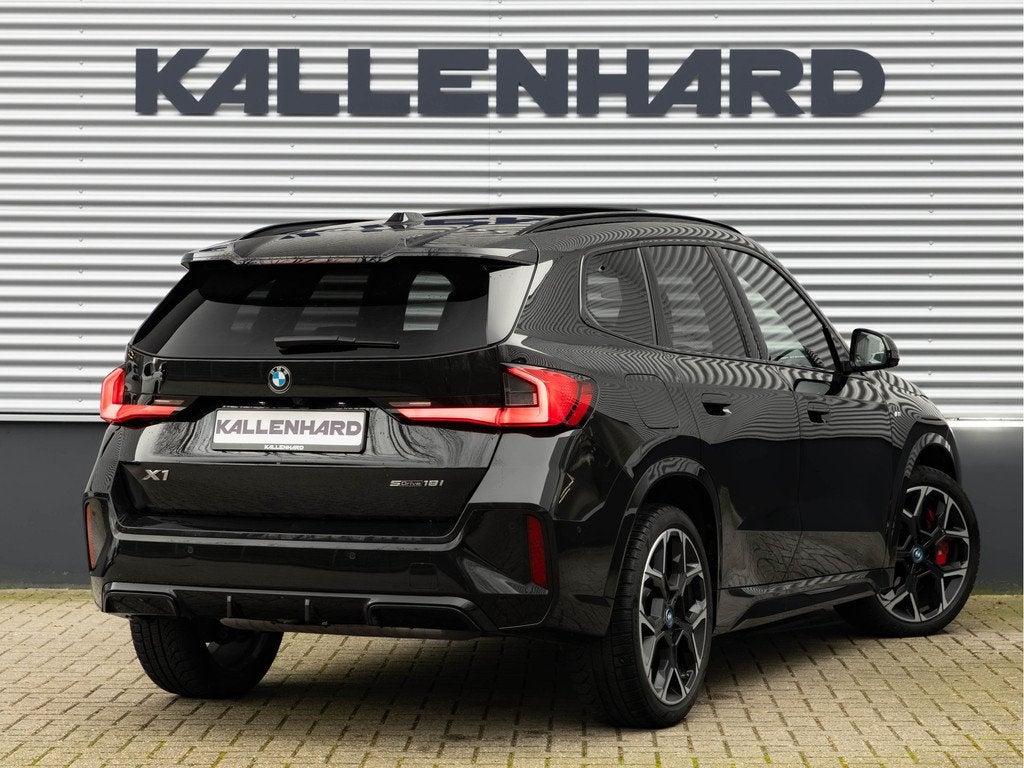BMW X1 sDrive18i M-Sport Pro - 20 inch - Pano - Memory - Tre, Auto's, BMW, 136 pk, Gebruikt, 24 maanden, Zwart