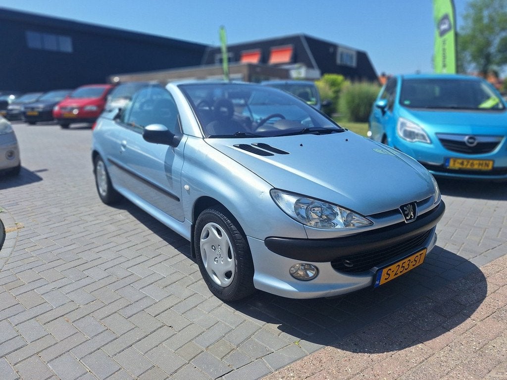 Peugeot 206 CC 2.0-16V / Nette auto / Nieuwe APK bij aflever, Auto's, 136 pk, Gebruikt, 4 cilinders, Cabriolet