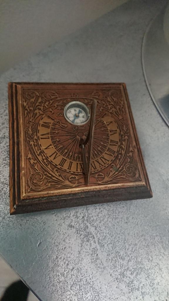 Antieke zonne klok, zonnewijzer te koop, Ophalen