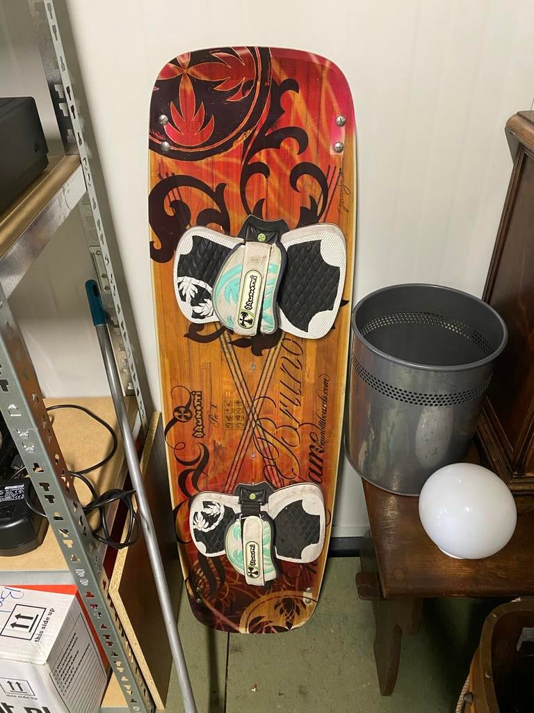 Brunotti Pro X kiteboard 2009 128x37, Watersport en Boten, Kitesurfen, Twintip, Ophalen of Verzenden, Gebruikt, Kiteboard