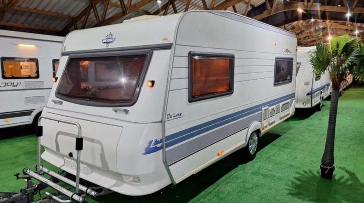 Hobby De Luxe caravan met zo goed als nieuwe voortent, Caravans en Kamperen, Caravans, Hobby, Treinzit, Particulier, Overige typen