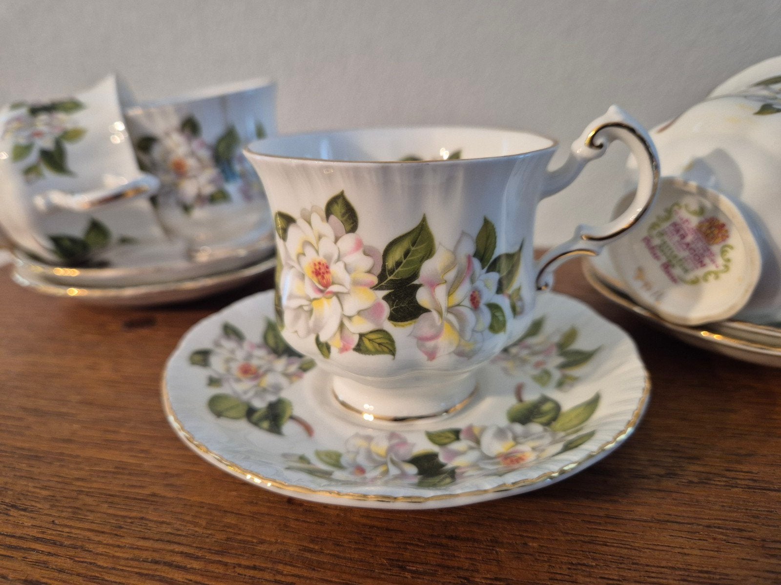 Paragon, fine bone China, 6 kop en schotel Carmelia servies, Ophalen of Verzenden, Zo goed als nieuw, Porselein, Kop en/of schotel