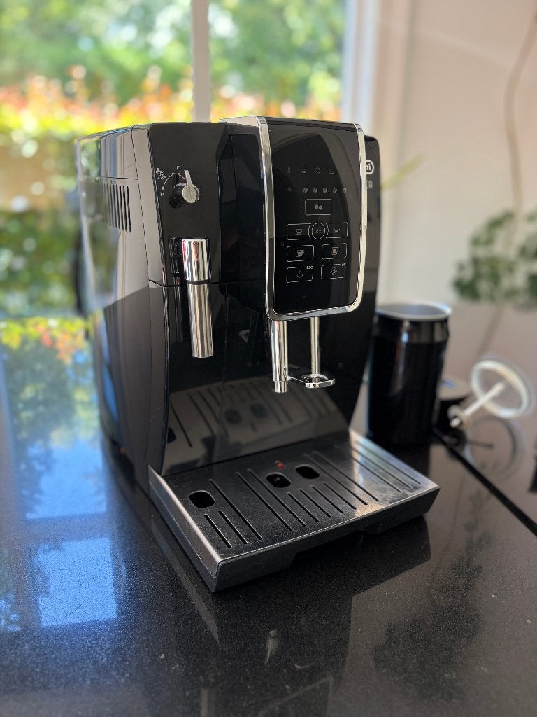 Delonghi koffiemachine met extra melkschuimer, Ophalen, 10 kopjes of meer, Koffiemachine, Zo goed als nieuw