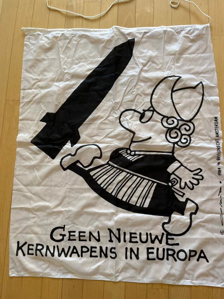 Vintage vaandel . Geen nieuwe kernwapens in Europa vlag, Diversen, Vlaggen en Wimpels, Ophalen of Verzenden, Nieuw