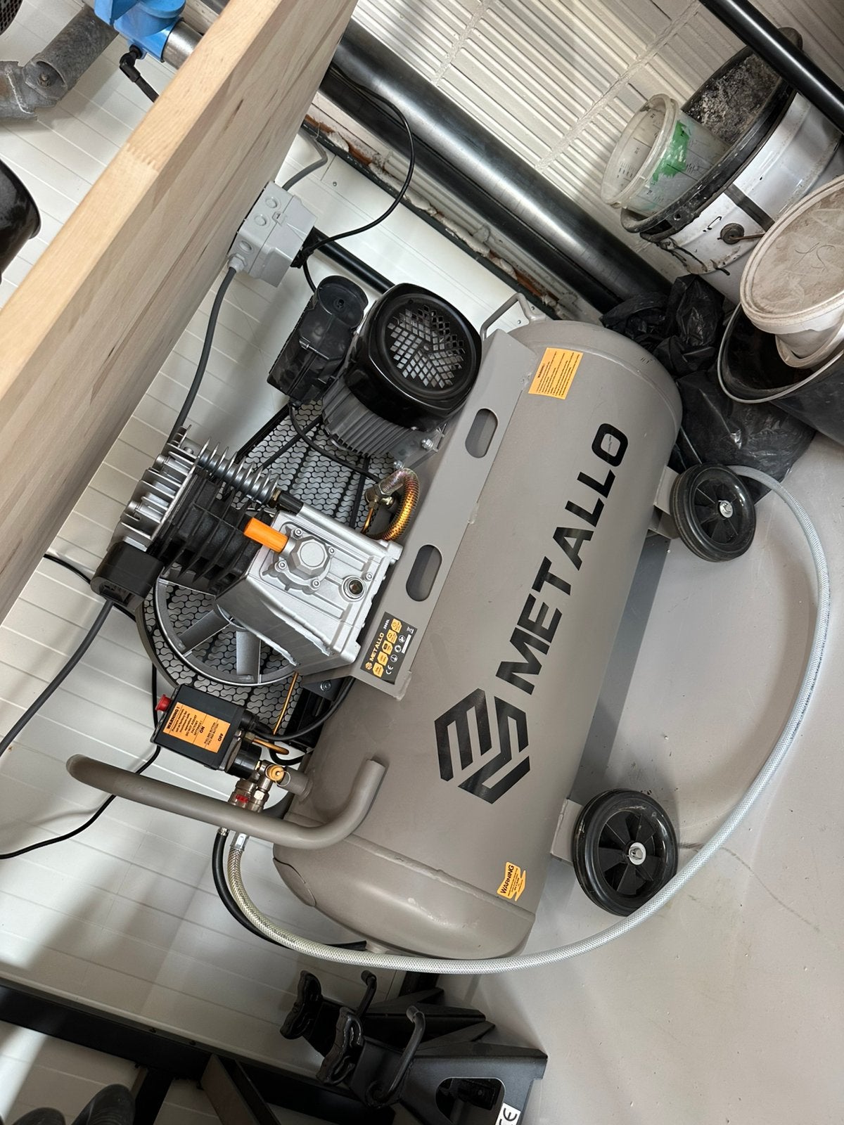 Metallo compressor, 100 liter of meer, Ophalen of Verzenden, Zo goed als nieuw, 200 tot 400 liter/min