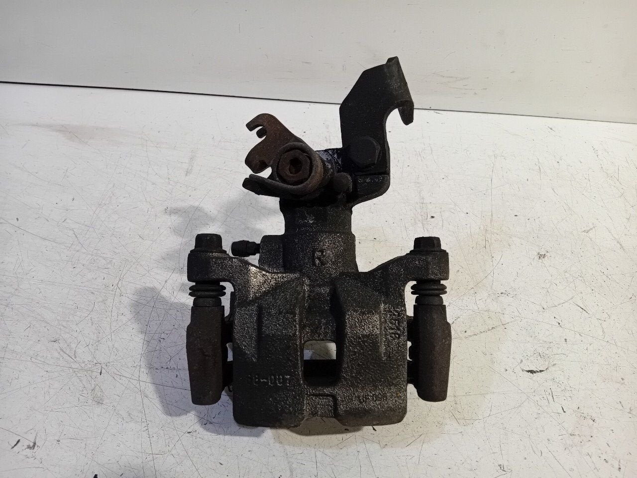 Remklauw rechts achter Mazda 6, Onderdelen@venauto.nl, Van der Ven Autorecycling B.V., Gebruikt, Ettenseweg 76, 4706 PB Roosendaal, The Netherlands