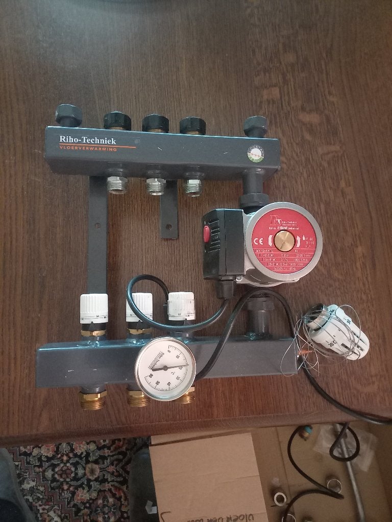 Vloerverwarming verdeler, Ophalen, Gebruikt, Minder dan 30 cm, Overige typen