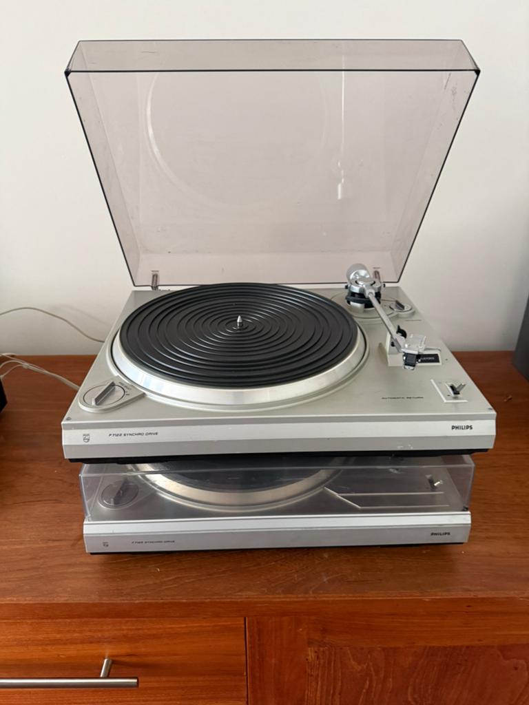 2x platenspeler philips F7122 auto return, Ophalen of Verzenden, Zo goed als nieuw, Philips