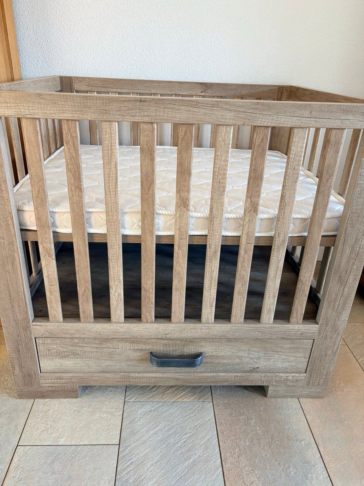 Baby box Kidsmill oldwood, Kinderen en Baby's, Ophalen, Zo goed als nieuw, In hoogte verstelbaar