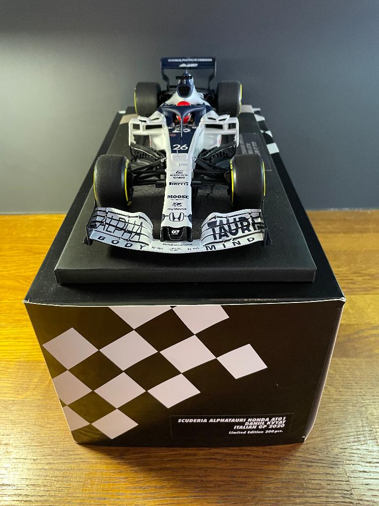 Daniil Kvyat Minichamps 1:18 AT01 Italian GP 2020, Ophalen of Verzenden, Nieuw, Auto, MiniChamps