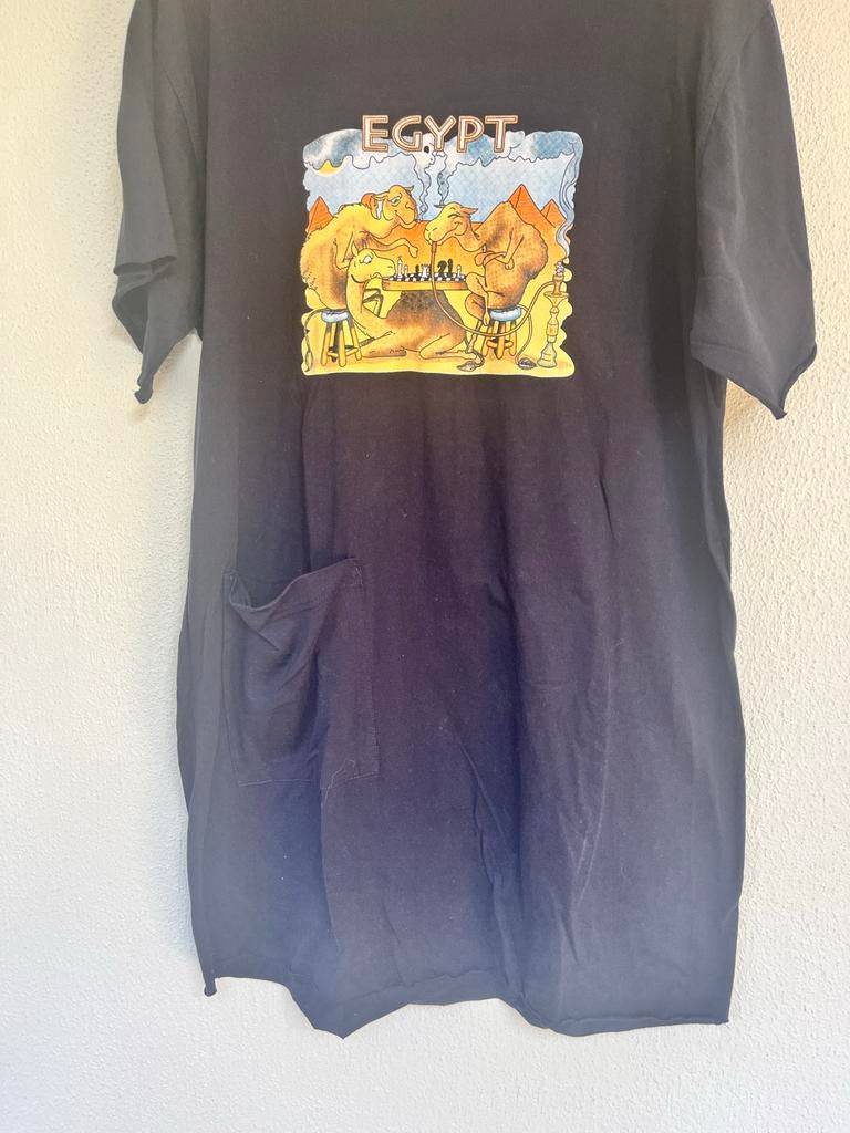 Donker blauw T-shirt met Egyptische print en zak, Ophalen of Verzenden, Nieuw, Maat 52/54 (L), Blauw