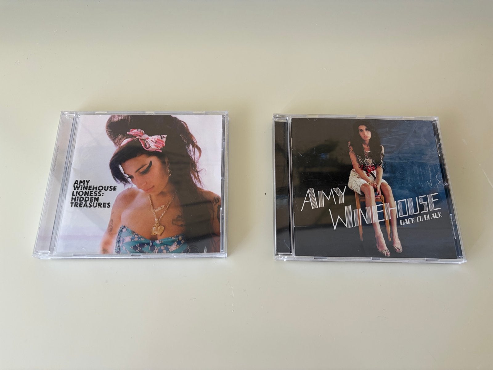 Amy Winehouse CD's: Lioness & Back to Black, Pop, Ophalen of Verzenden, Zo goed als nieuw, Inclusief doosje