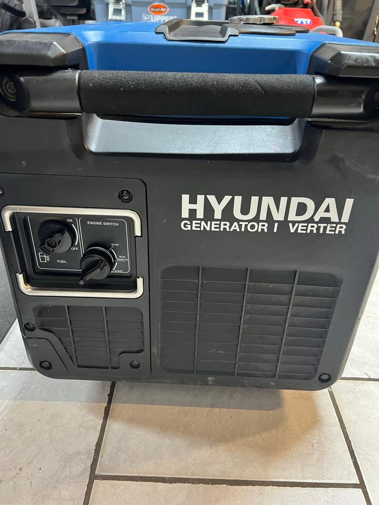 Hyundai HY4500SEi Inverter Generator met Afstandsbediening, Gebruikt, Elektrisch startend, Benzine, Ophalen of Verzenden