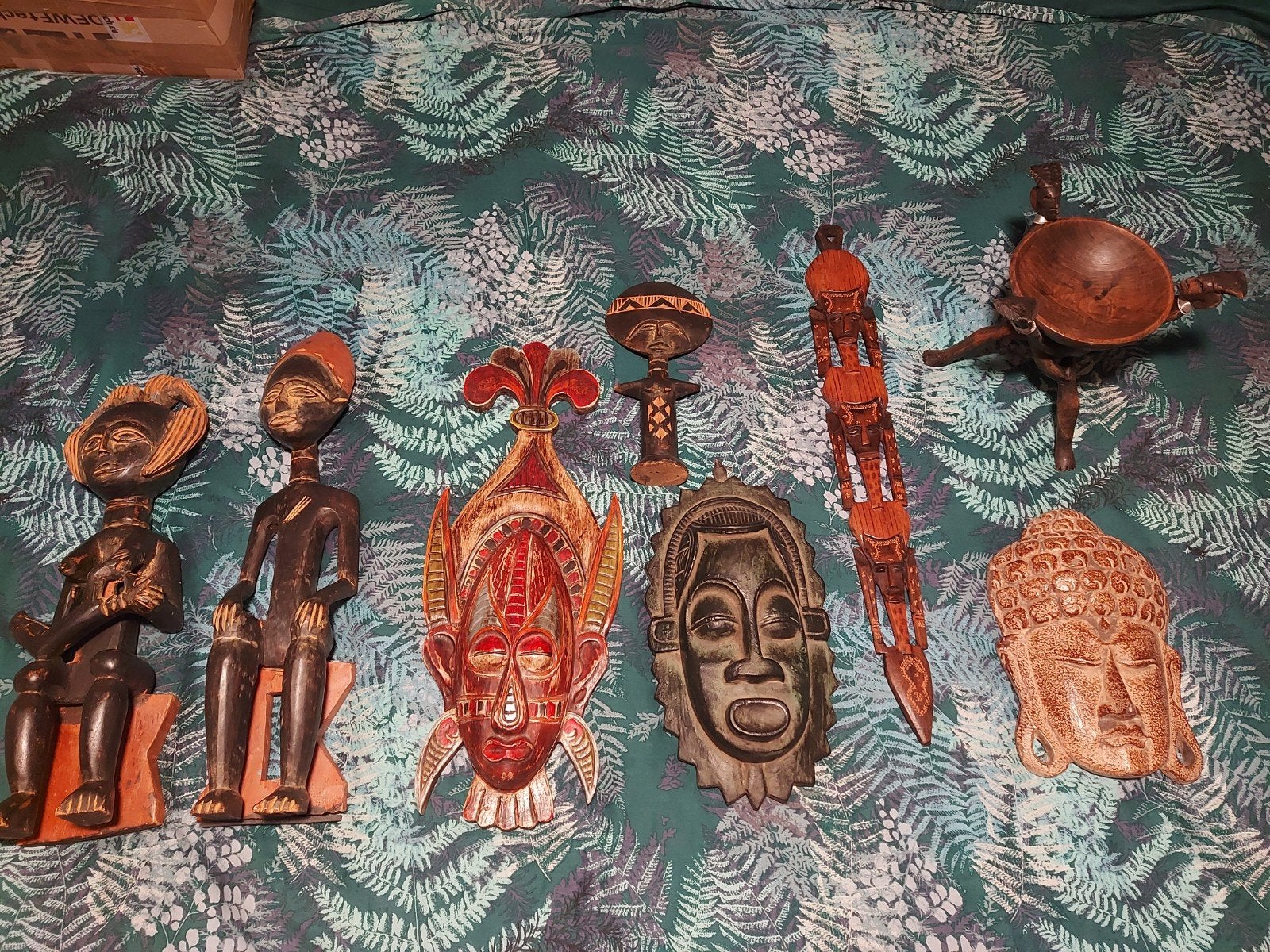 Collectie van 7 Afrikaanse en Aziatische beelden en maskers, Hout, Afrika, Ophalen of Verzenden, Meerkleurig
